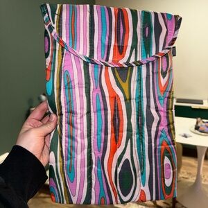 Baggu Puffy Laptop Sleeve 16” Candy Woodgrain